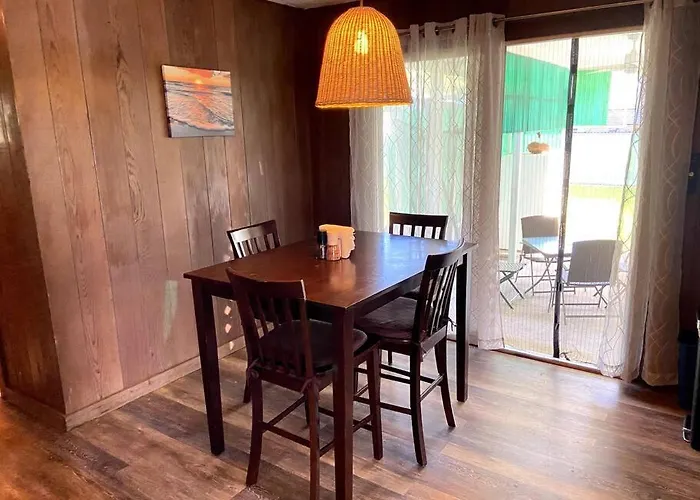 The Hilo Homebase - Charming 3 Bedroom Hilo Home, With Ac!