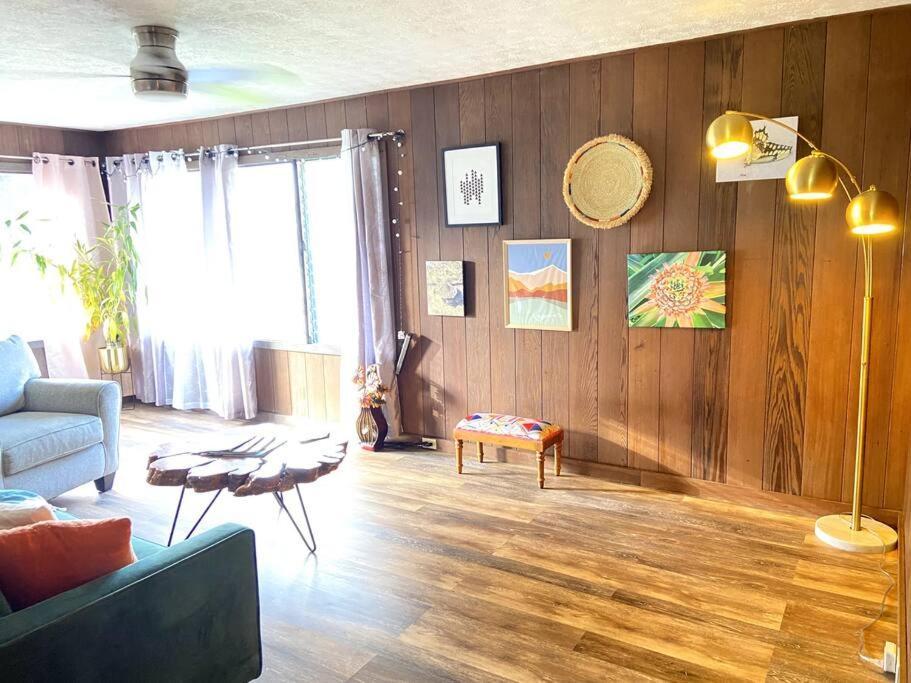 Сasa de vacaciones The Homebase - Charming 3 Bedroom Home, With Ac! Hilo
