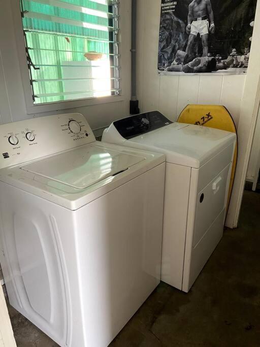 The Homebase - Charming 3 Bedroom Home, With Ac! Сasa de vacaciones Hilo